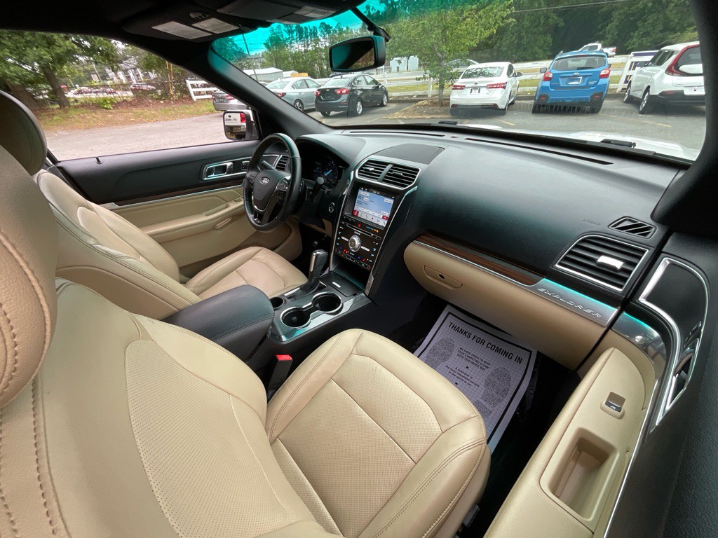2017 Ford Explorer Image 17