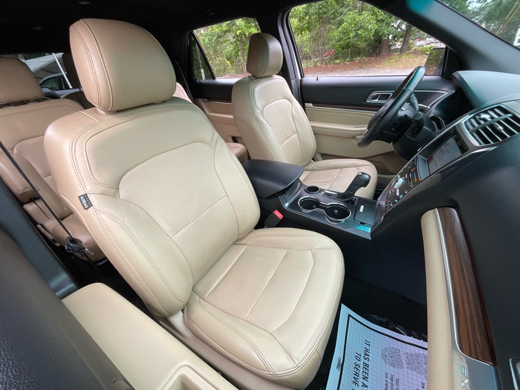 2017 Ford Explorer Image 18