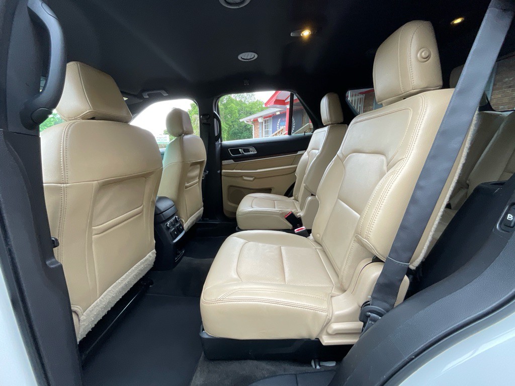 2017 Ford Explorer Image 28