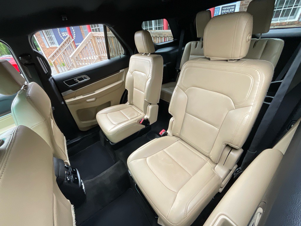 2017 Ford Explorer Image 30