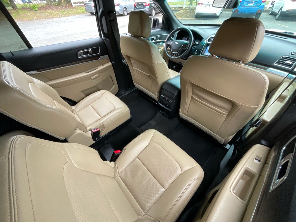 2017 Ford Explorer Image 32
