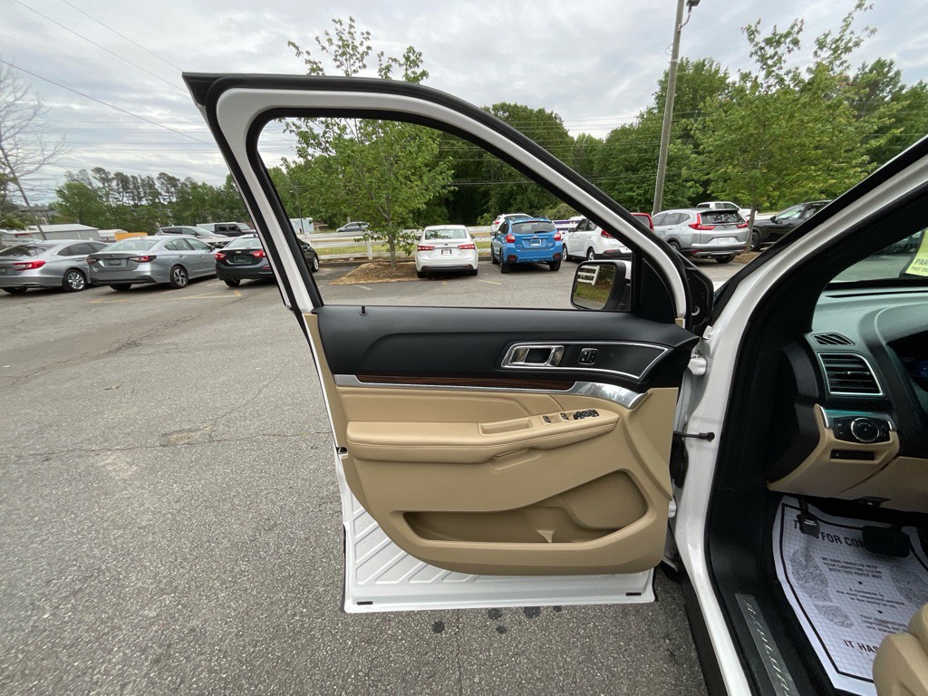 2017 Ford Explorer Image 43