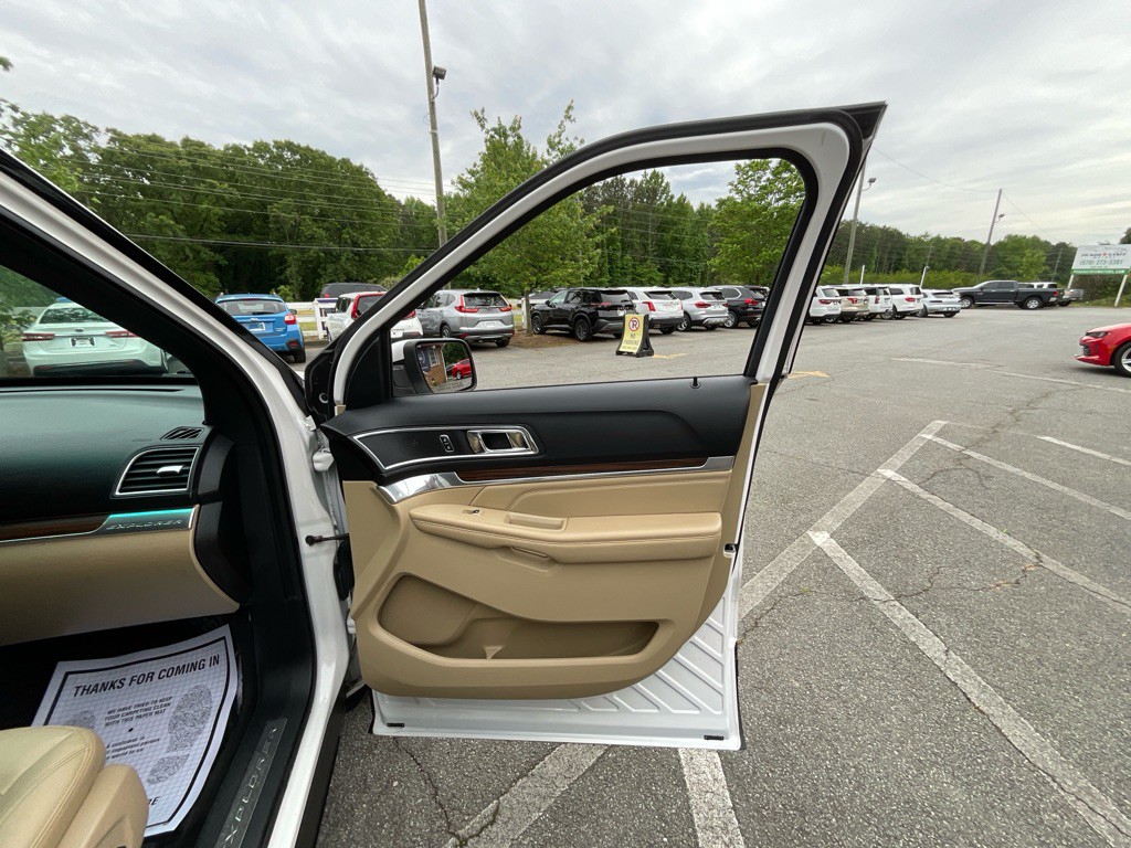 2017 Ford Explorer Image 48