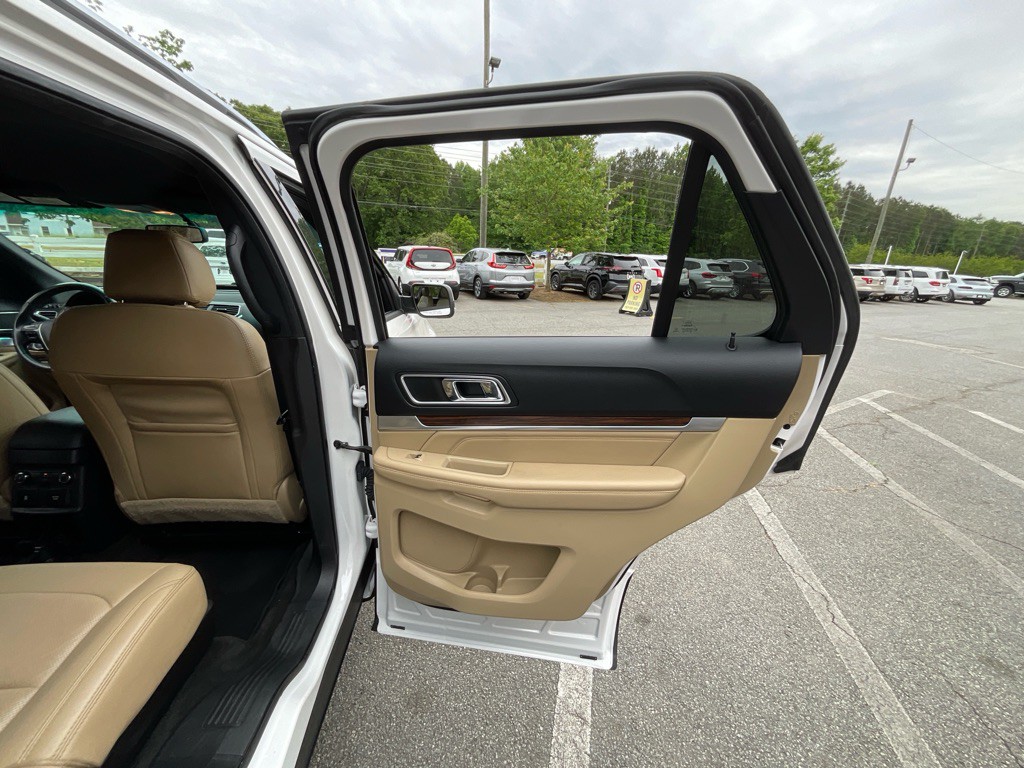 2017 Ford Explorer Image 49