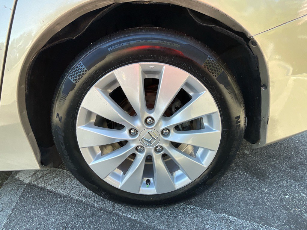 2015 Honda Accord Image 11