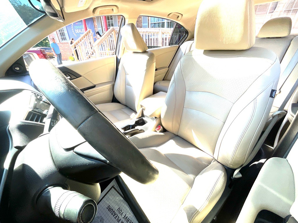 2015 Honda Accord Image 15