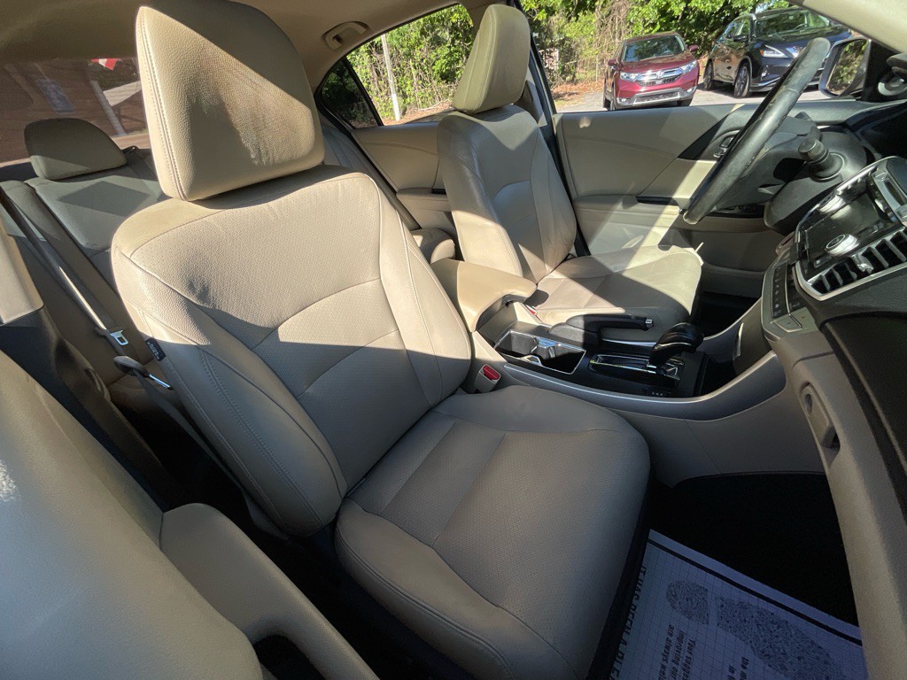 2015 Honda Accord Image 18
