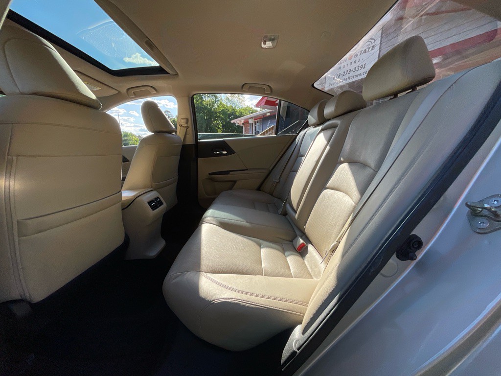 2015 Honda Accord Image 27