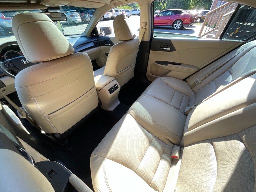 2015 Honda Accord Image 28