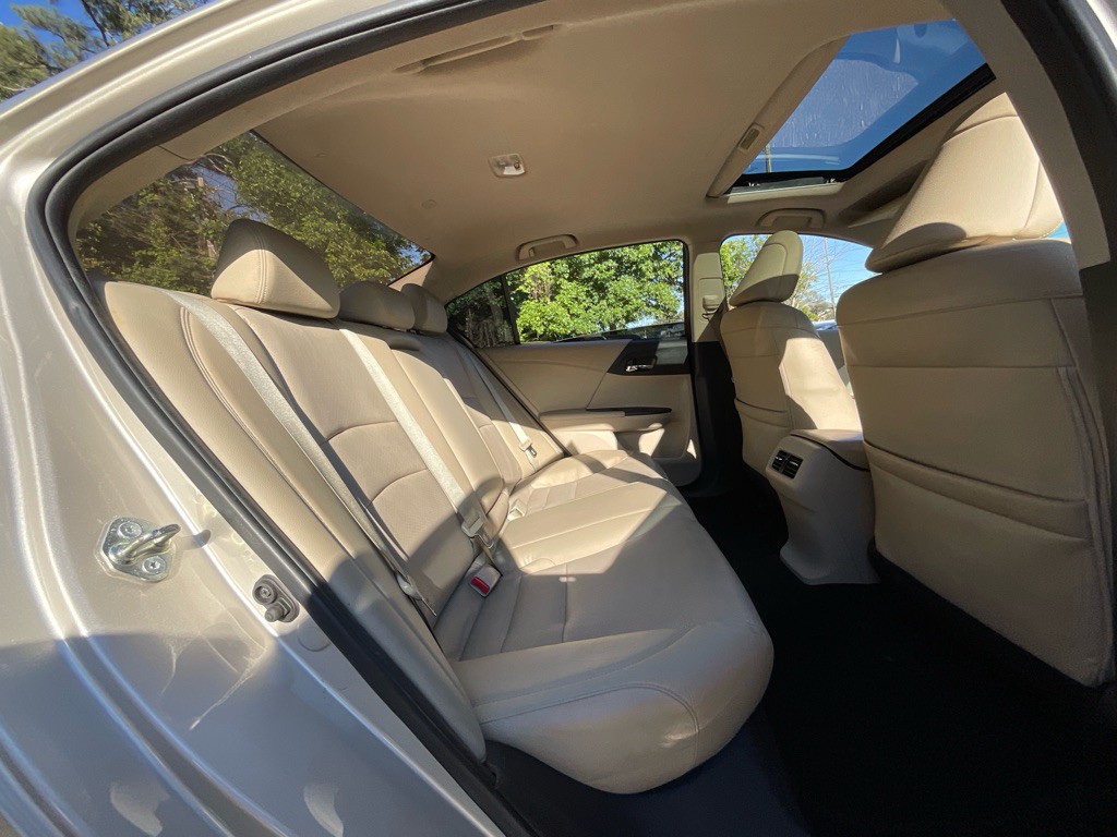 2015 Honda Accord Image 30