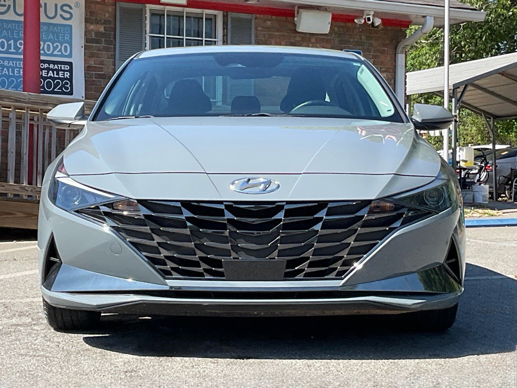 2022 Hyundai Elantra Image 2