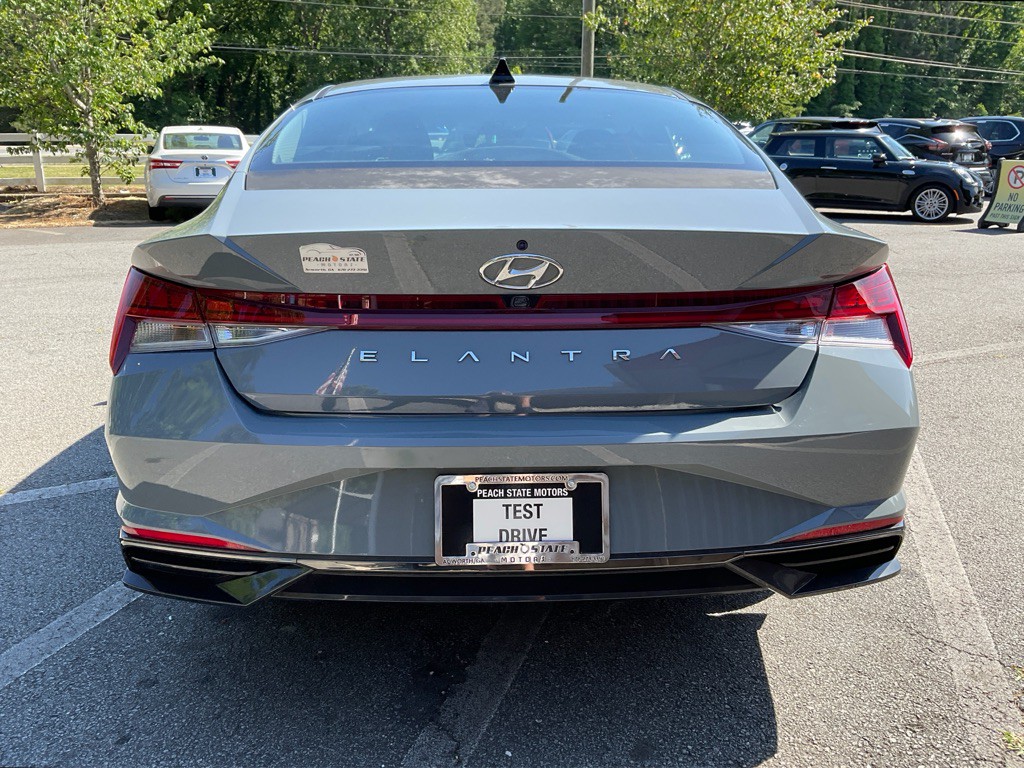 2022 Hyundai Elantra Image 6