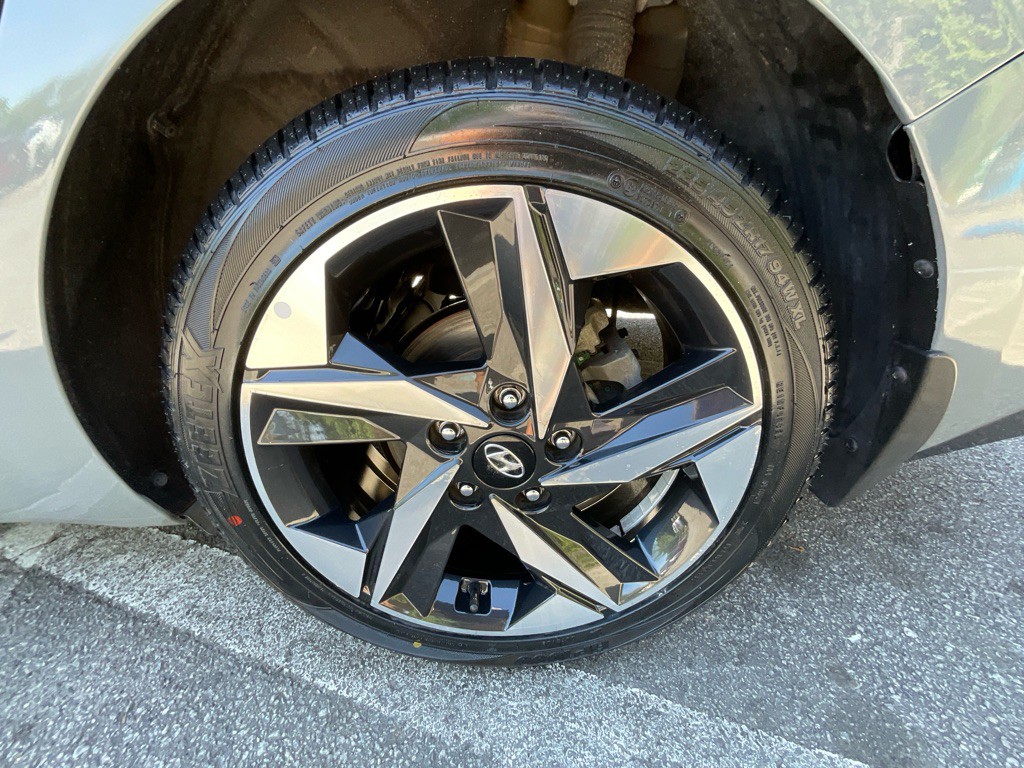 2022 Hyundai Elantra Image 11