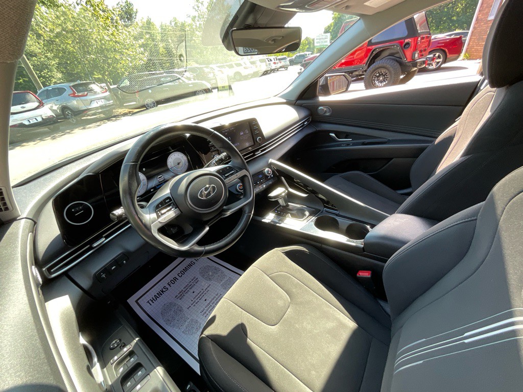 2022 Hyundai Elantra Image 14