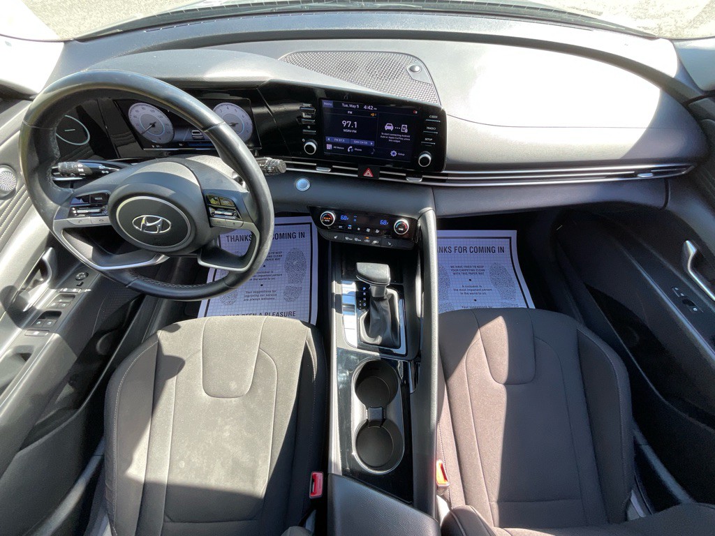 2022 Hyundai Elantra Image 20