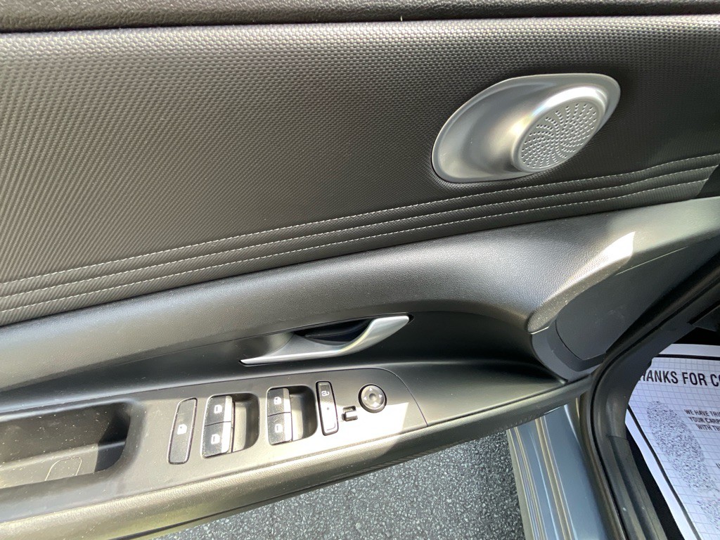 2022 Hyundai Elantra Image 40