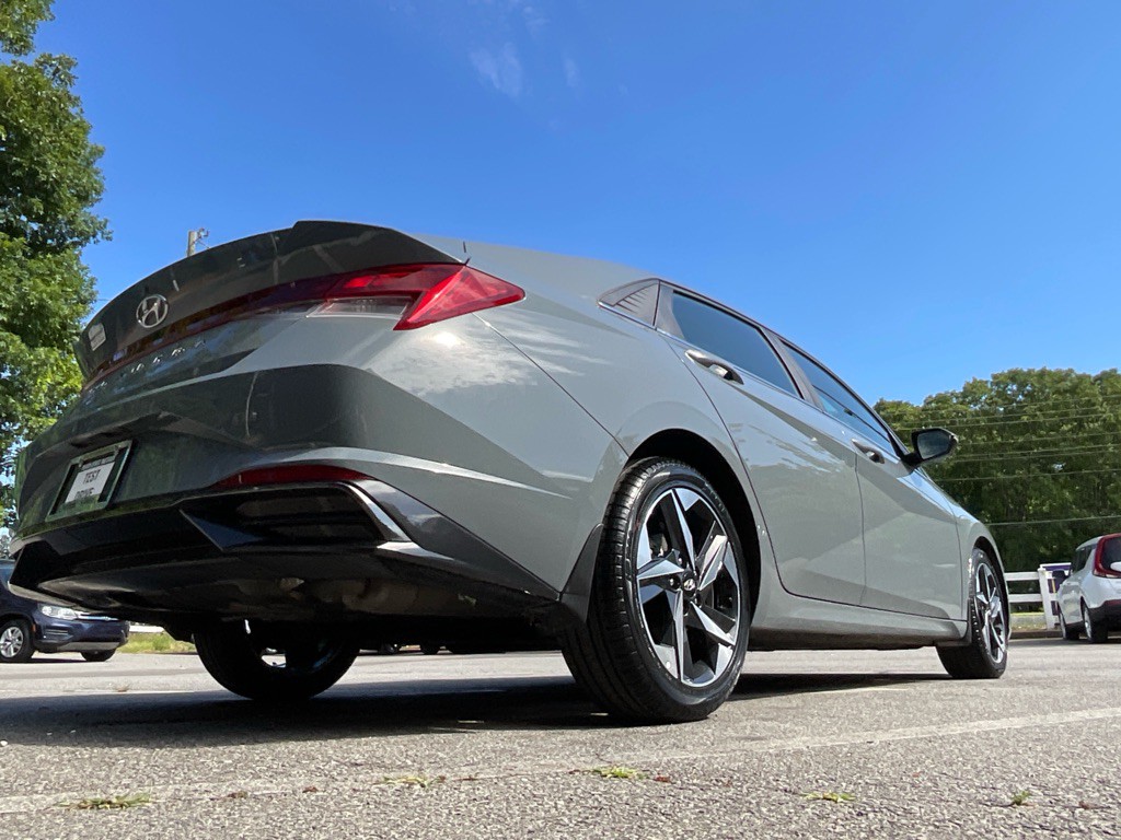 2022 Hyundai Elantra Image 48