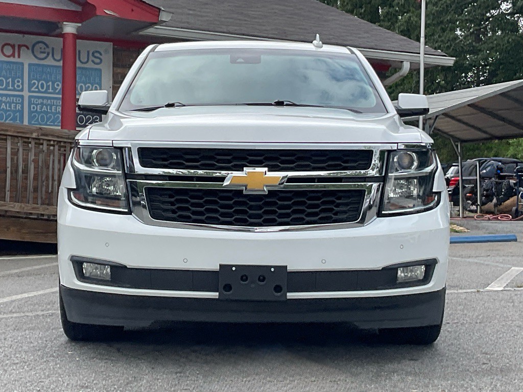 2017 Chevrolet Suburban Image 2
