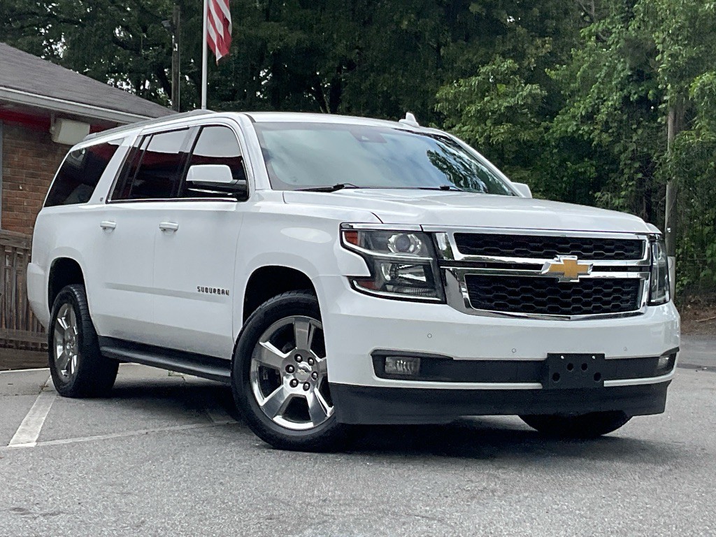 2017 Chevrolet Suburban Image 3