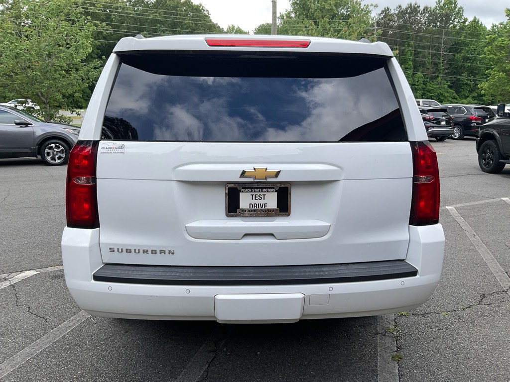 2017 Chevrolet Suburban Image 6