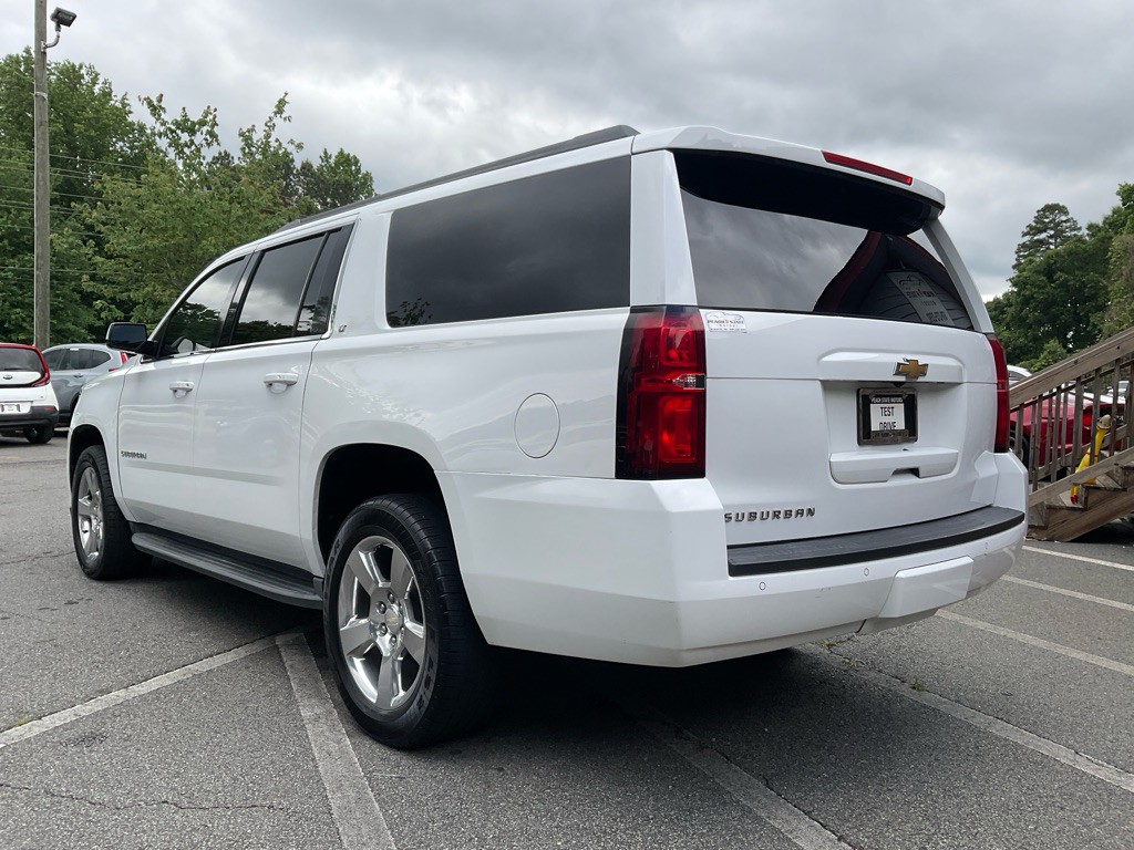2017 Chevrolet Suburban Image 7