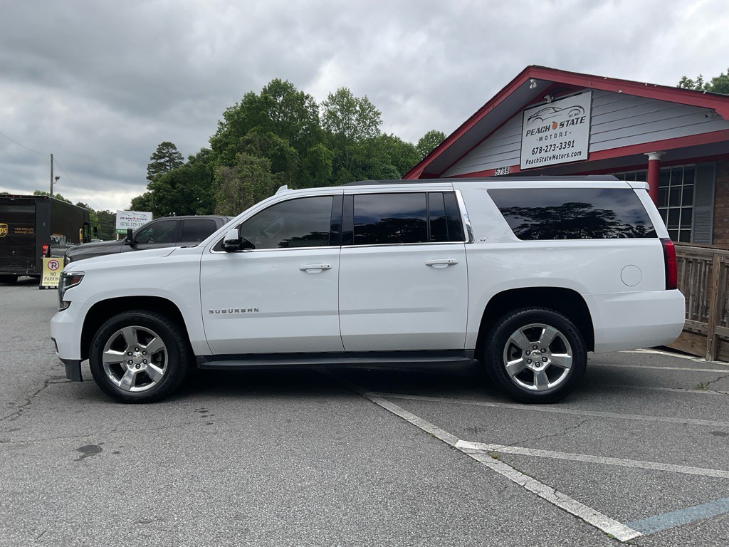 2017 Chevrolet Suburban Image 8