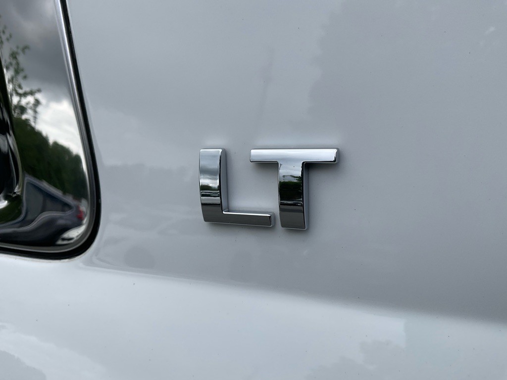 2017 Chevrolet Suburban Image 10