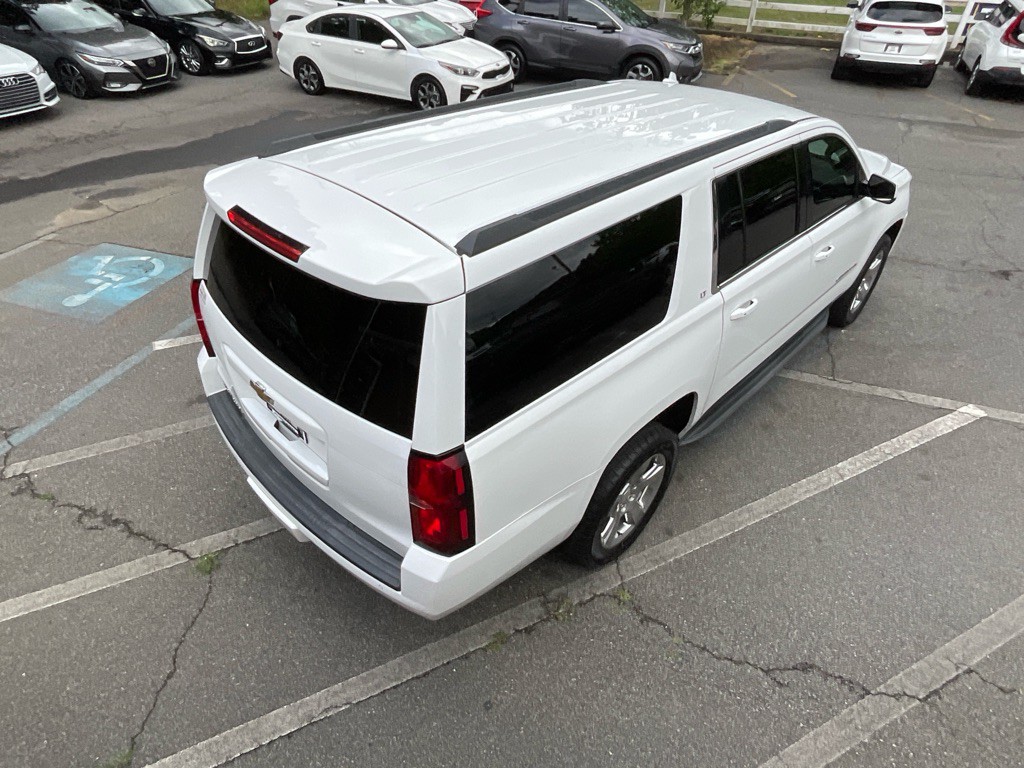 2017 Chevrolet Suburban Image 11