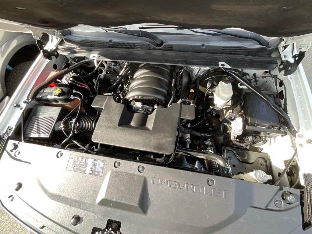2017 Chevrolet Suburban Image 13