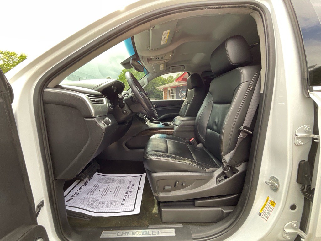2017 Chevrolet Suburban Image 14