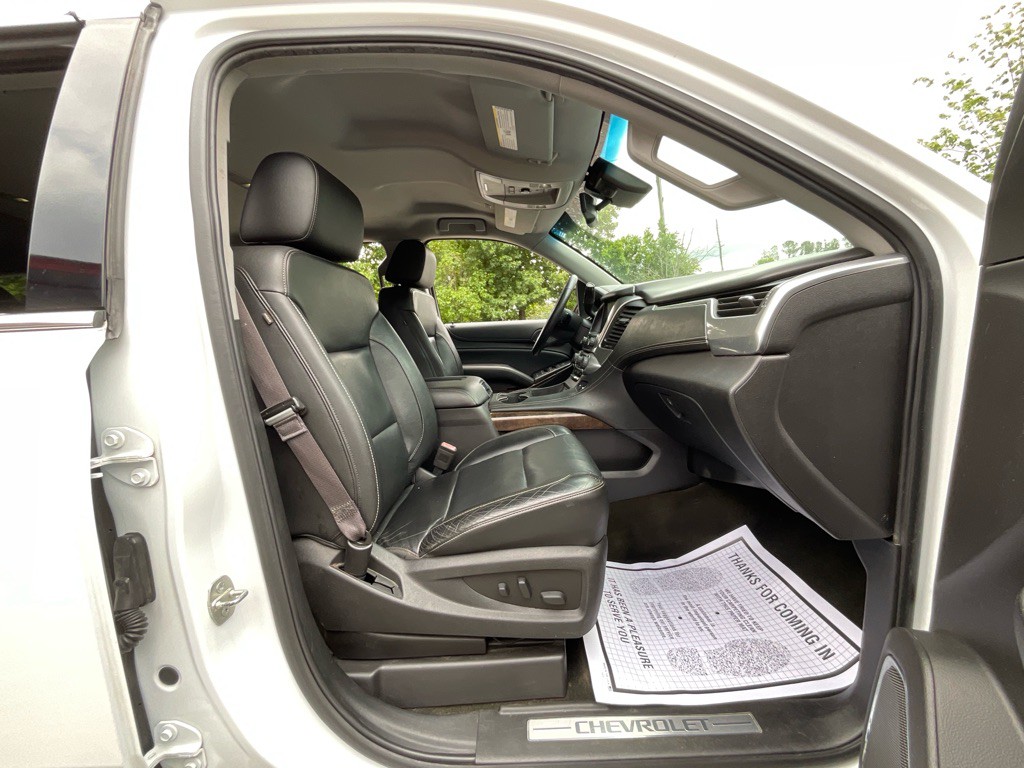 2017 Chevrolet Suburban Image 17