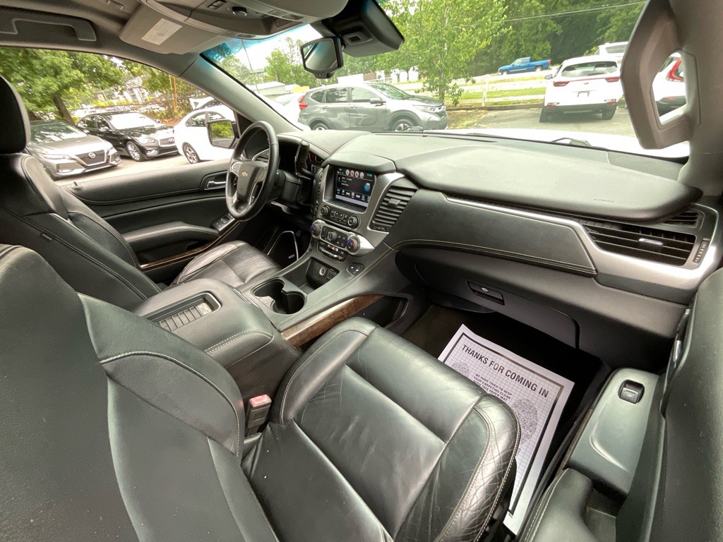 2017 Chevrolet Suburban Image 18