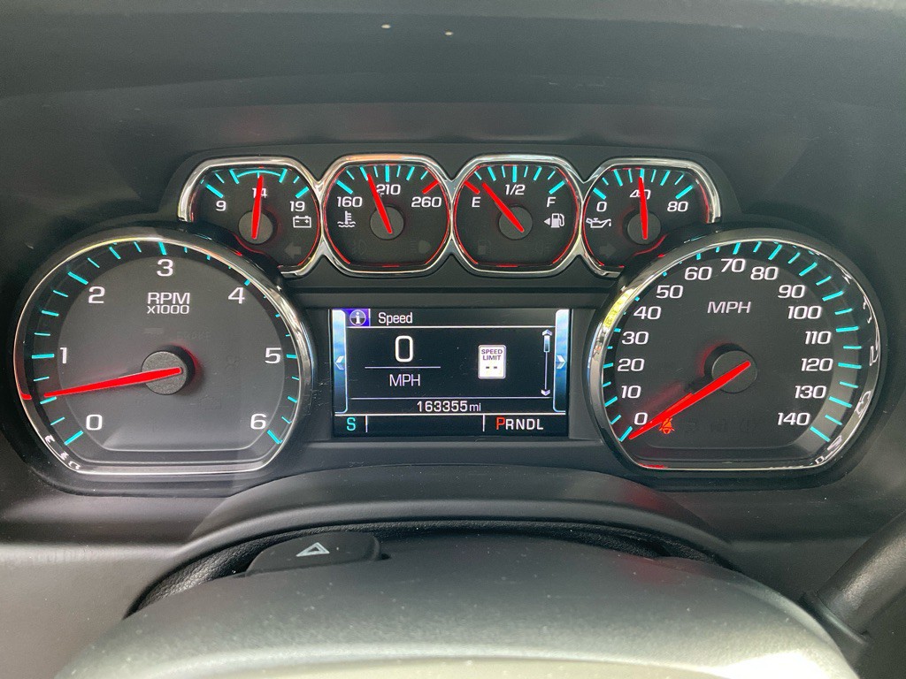 2017 Chevrolet Suburban Image 27