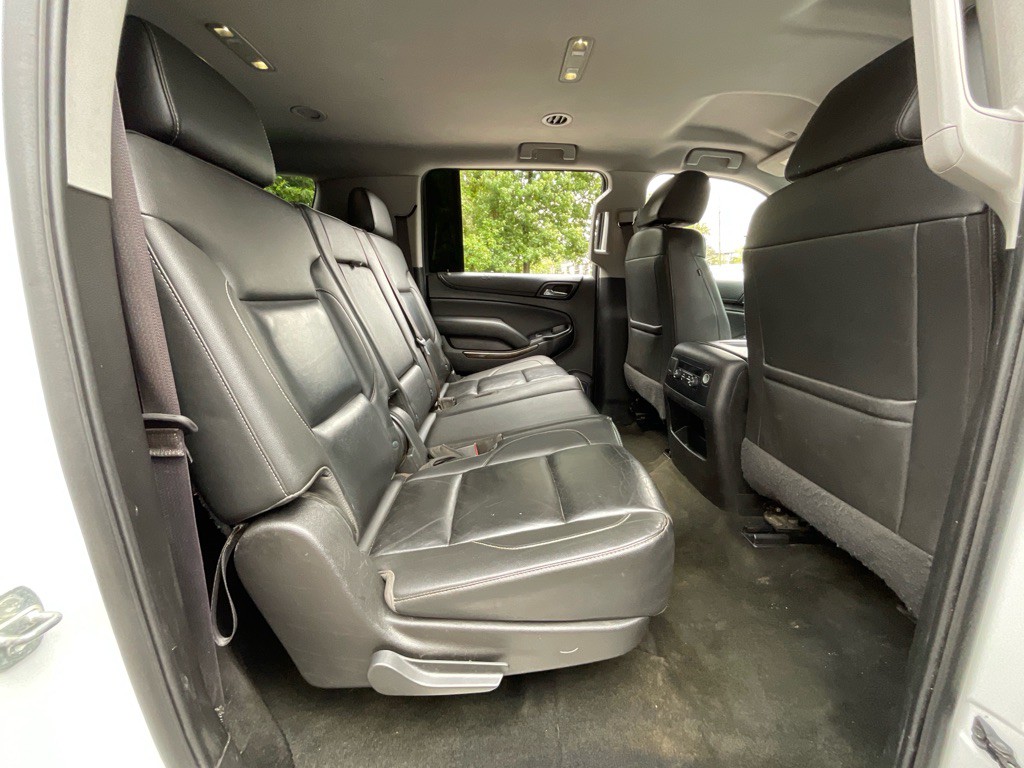 2017 Chevrolet Suburban Image 32