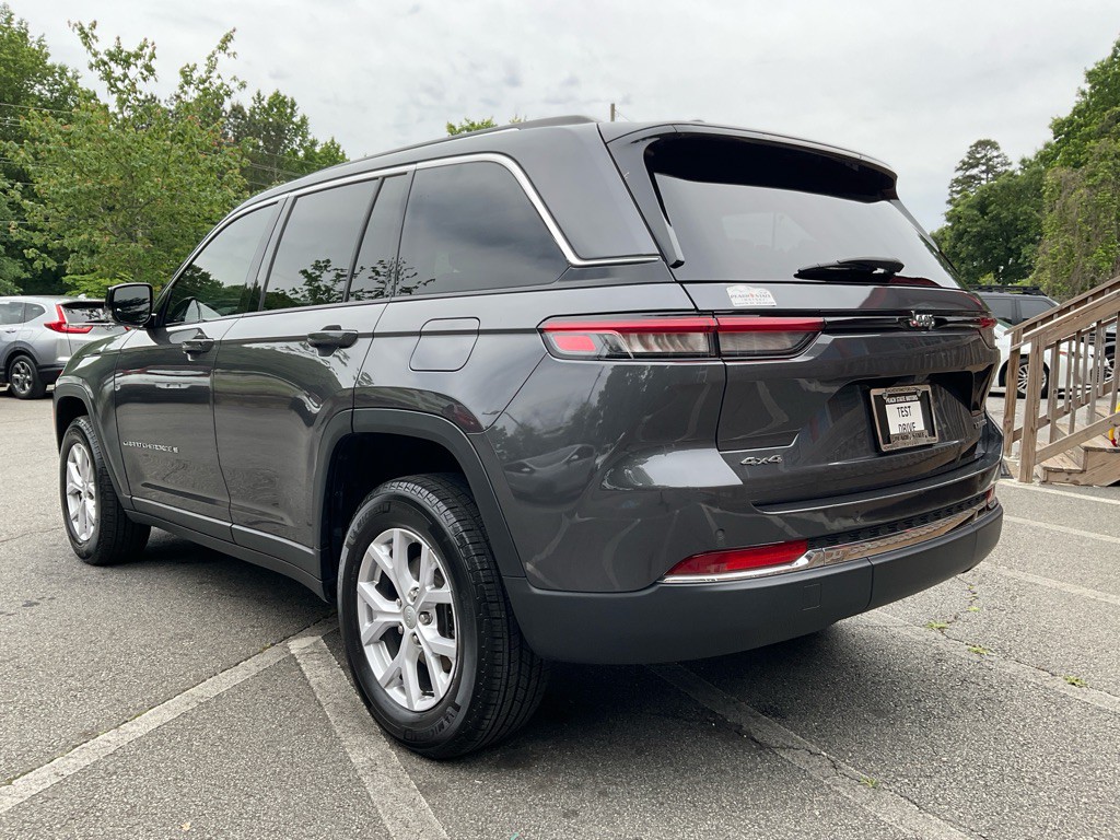 2022 Jeep Grand Cherokee Image 7