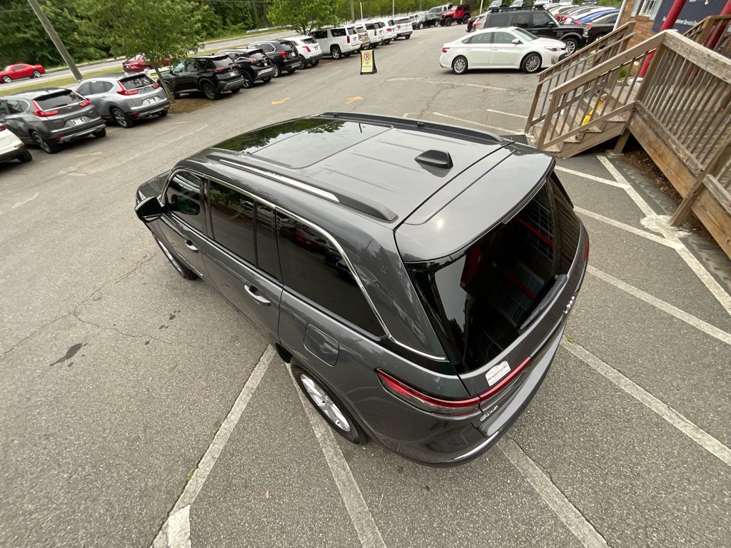 2022 Jeep Grand Cherokee Image 12