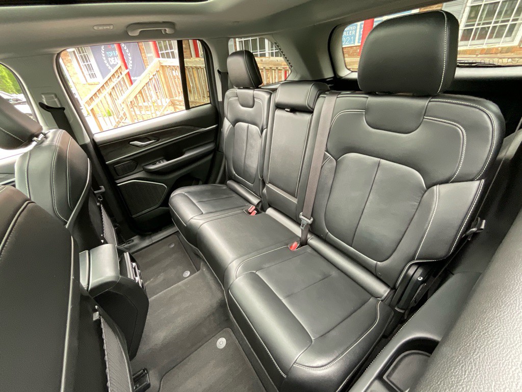 2022 Jeep Grand Cherokee Image 33