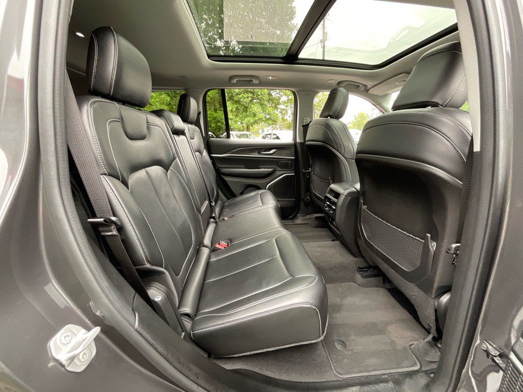 2022 Jeep Grand Cherokee Image 34