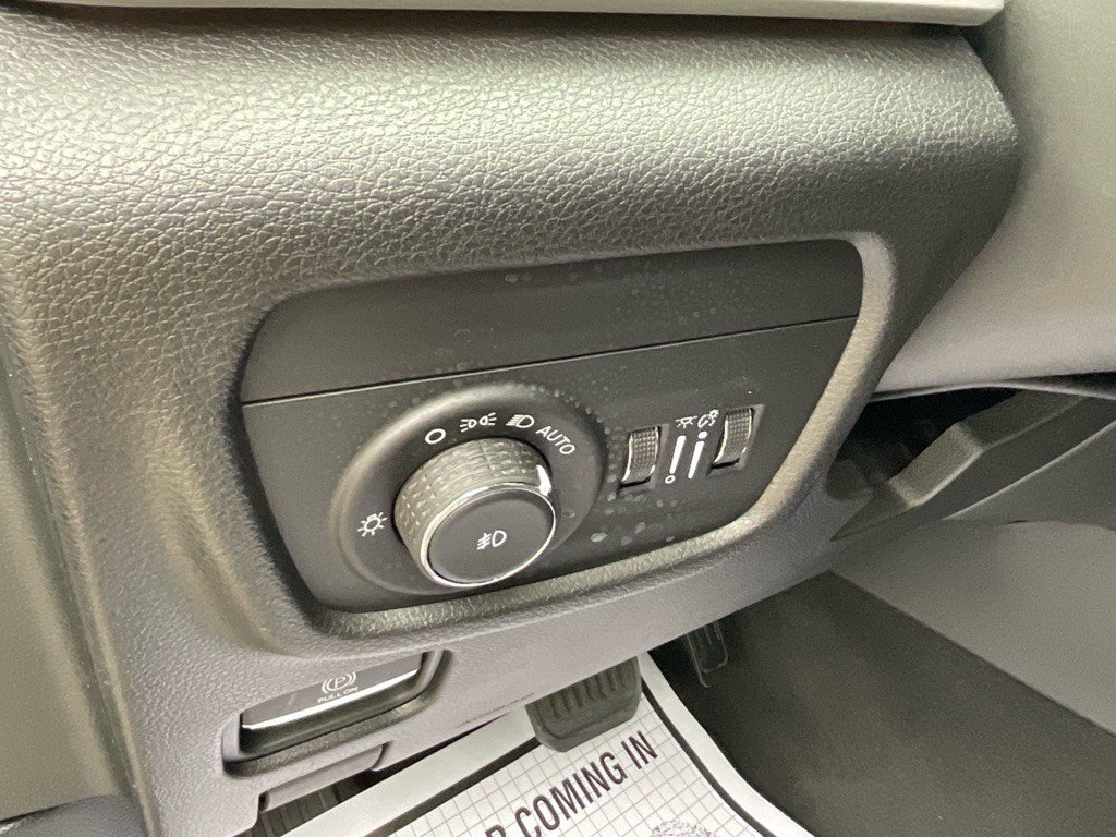 2022 Jeep Grand Cherokee Image 47