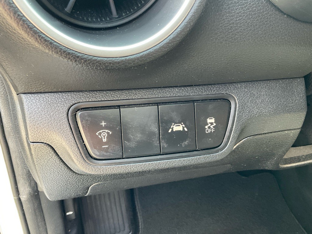 2019 Kia Forte Image 38