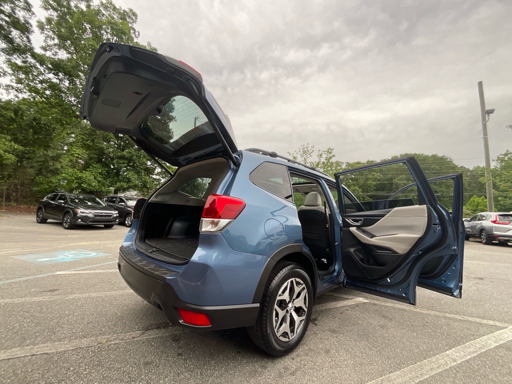 2021 Subaru Forester Image 38