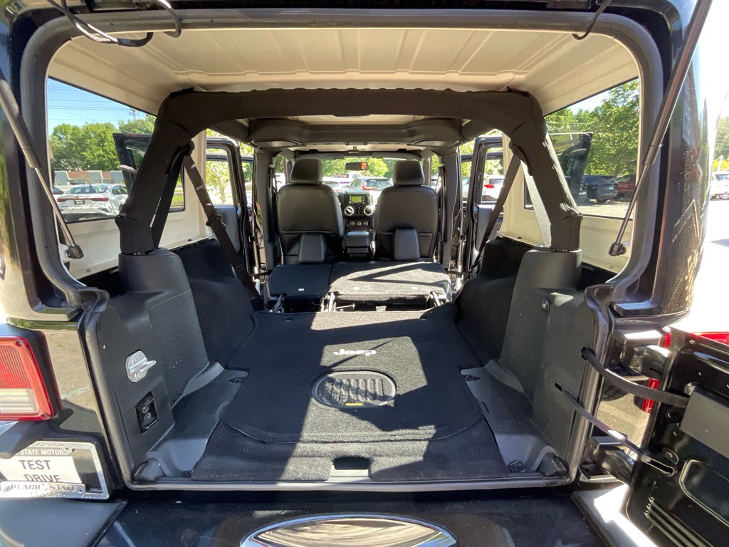2017 Jeep Wrangler Unlimited Image 35