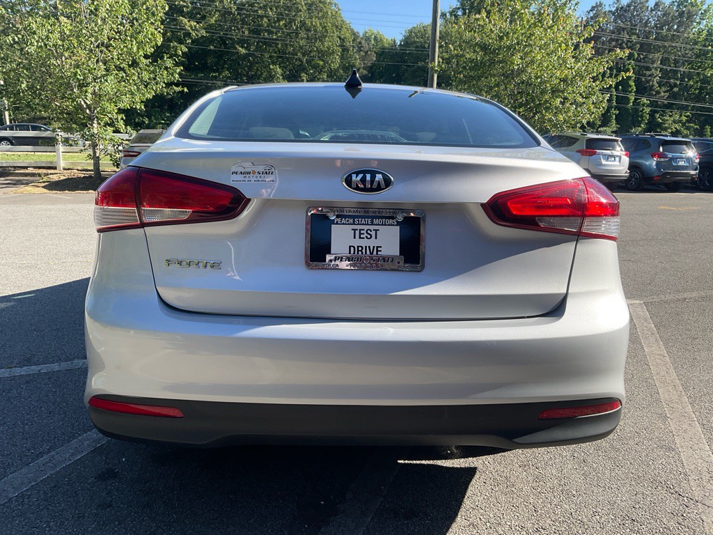 2017 Kia Forte Image 6