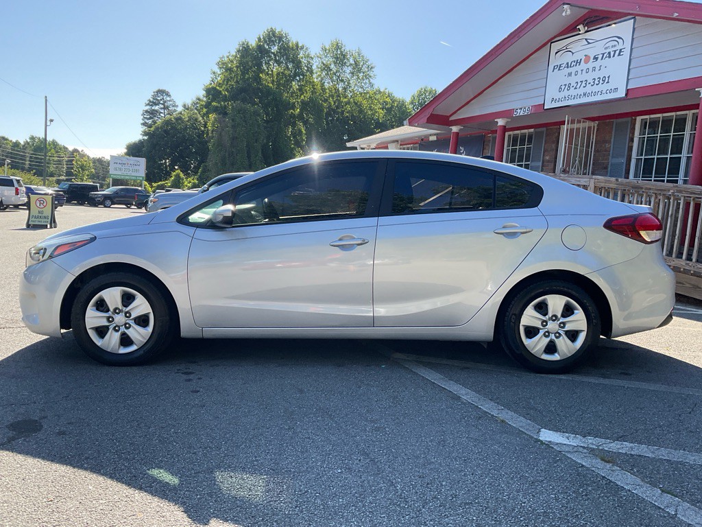 2017 Kia Forte Image 8