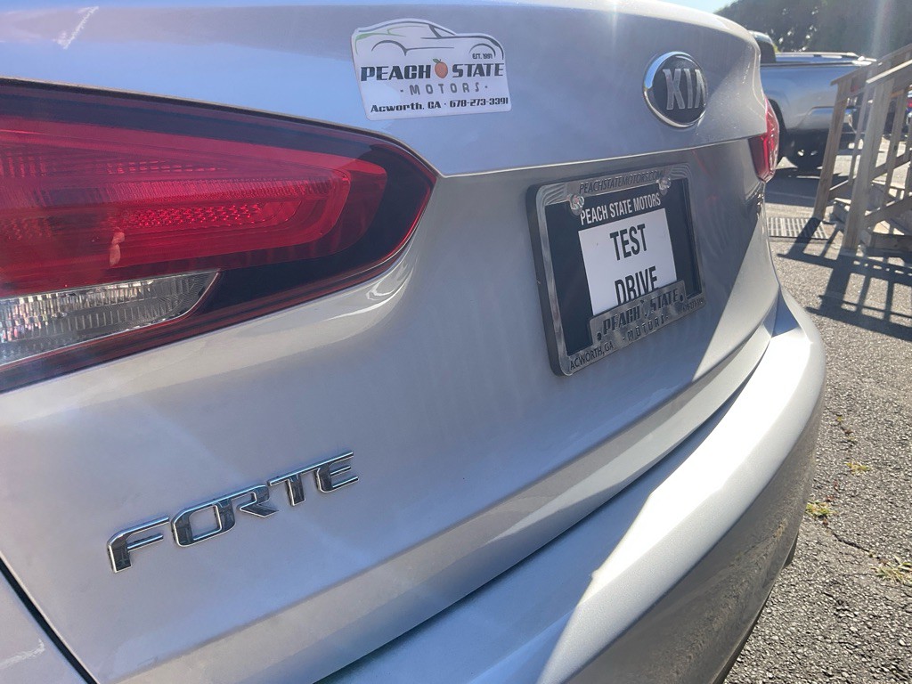 2017 Kia Forte Image 9