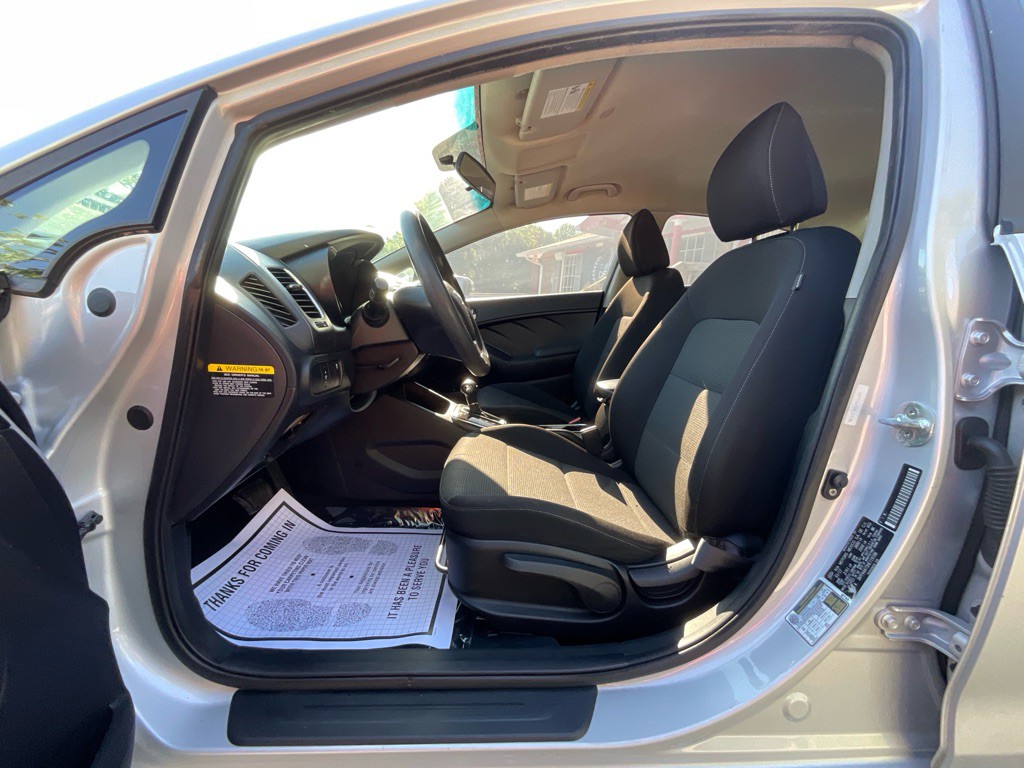 2017 Kia Forte Image 13