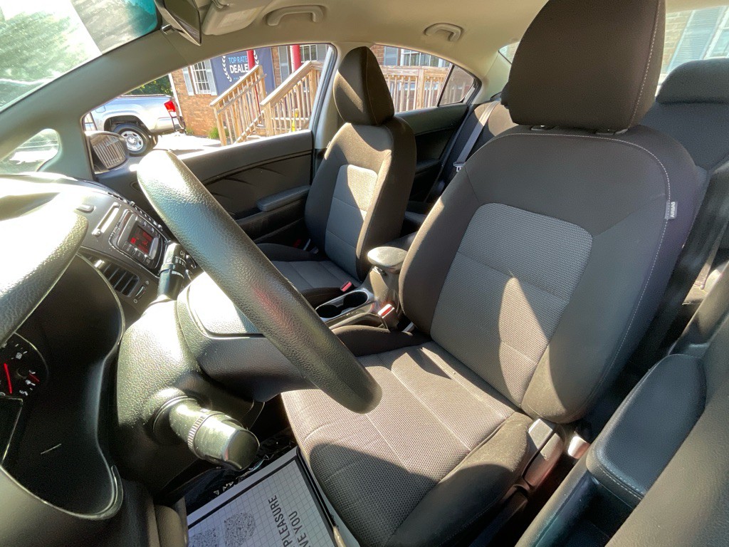 2017 Kia Forte Image 15