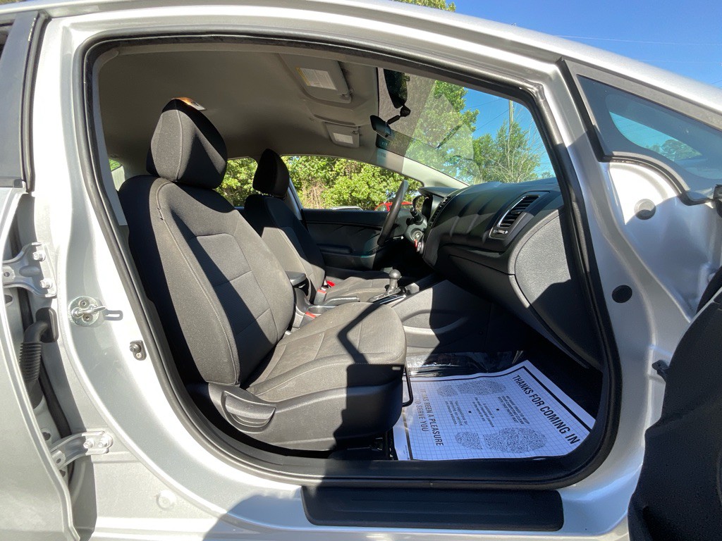 2017 Kia Forte Image 16