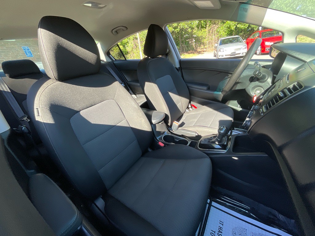 2017 Kia Forte Image 18