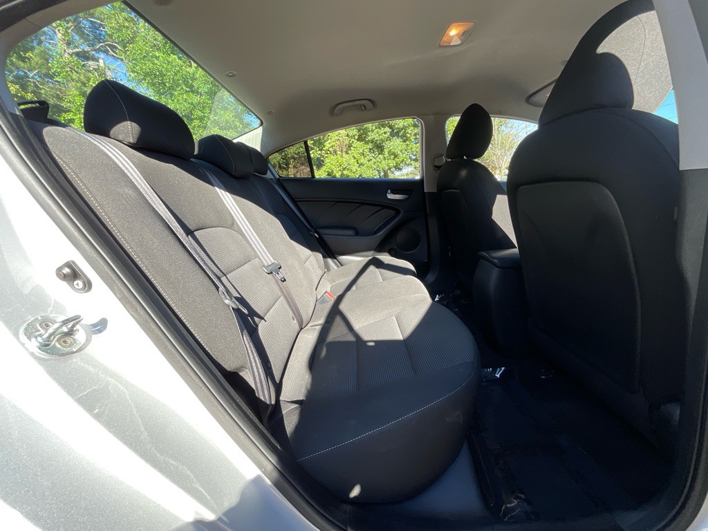 2017 Kia Forte Image 27